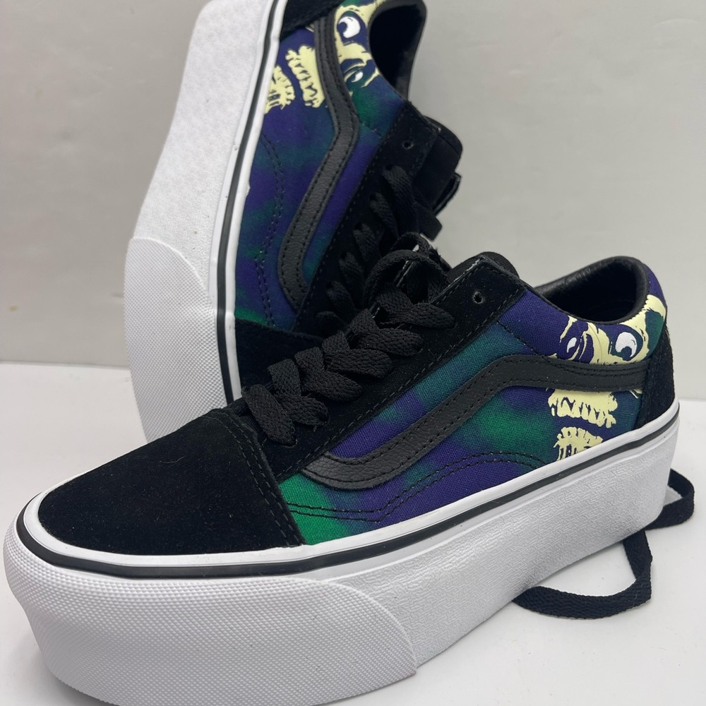 Vans WMNS Black Multi Old Skool Stackform
Midnight Glow Black
Platform Sneakers - Picture 14 of 16